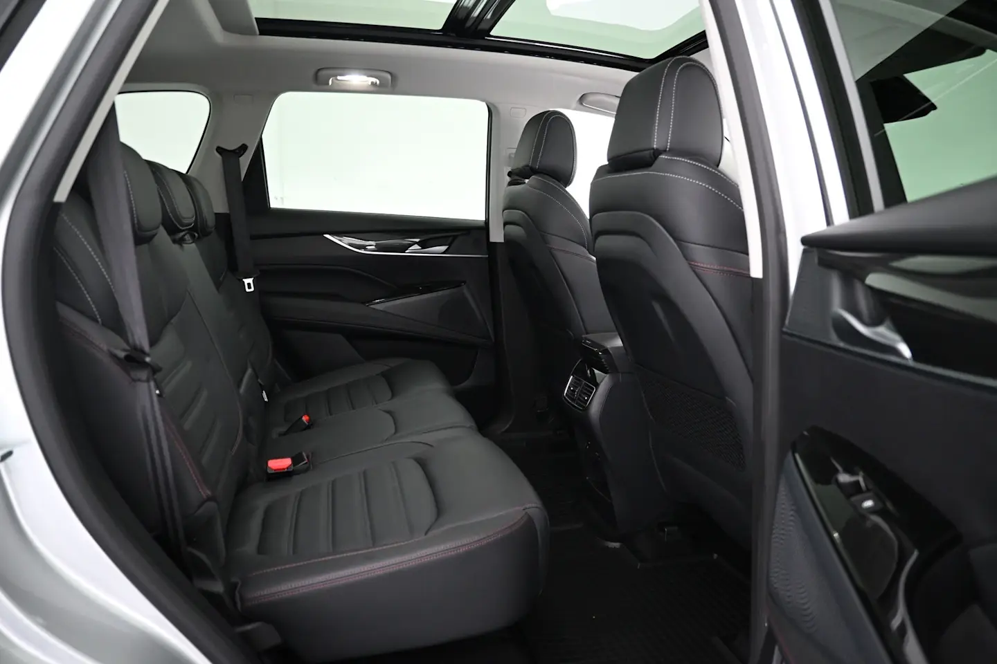Car Image - 6XK3NVVQ3UneHgl9yrwk3
