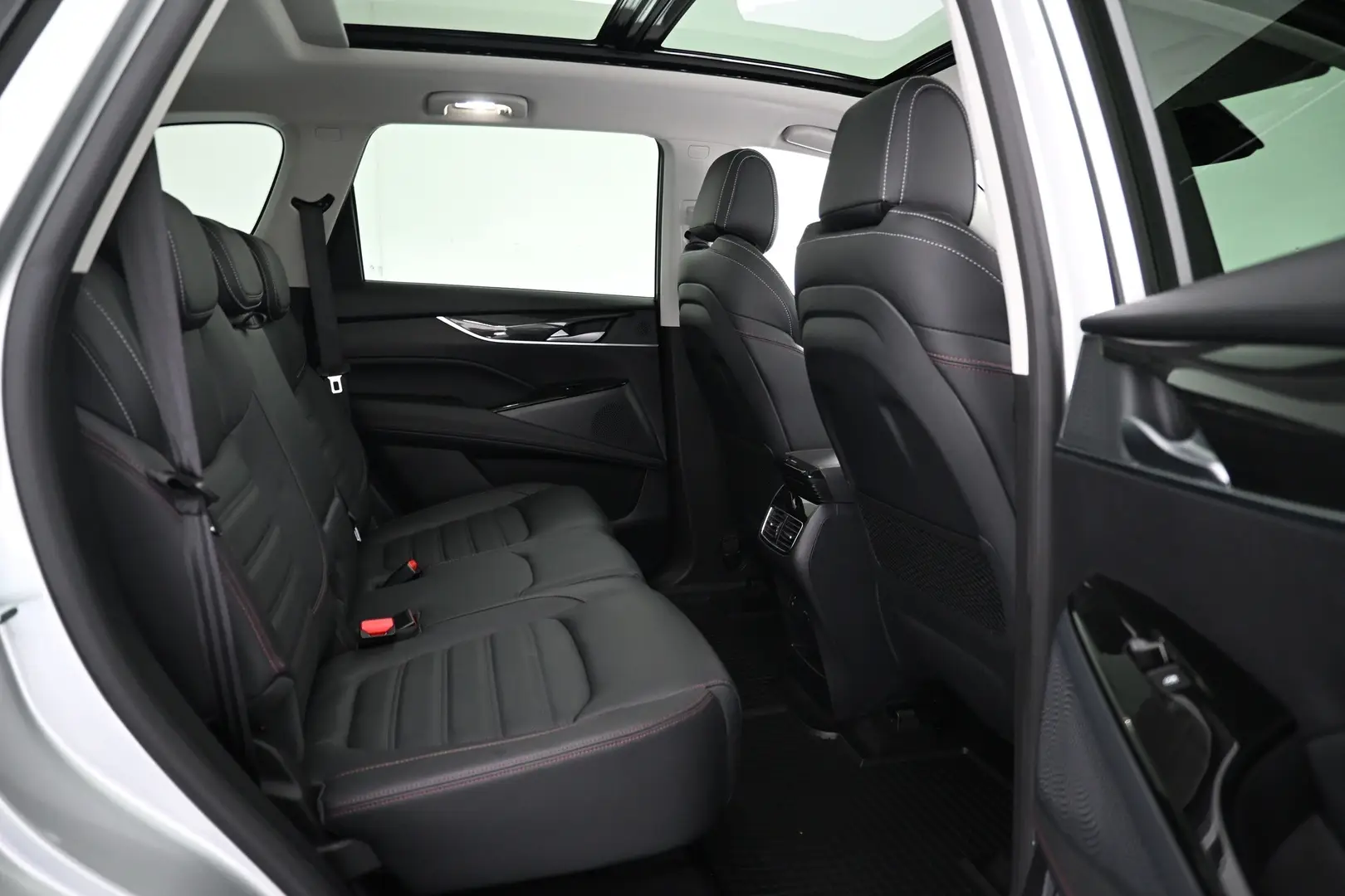 Car Image - 6XK3NVVQ3UneHgl9yrwk3