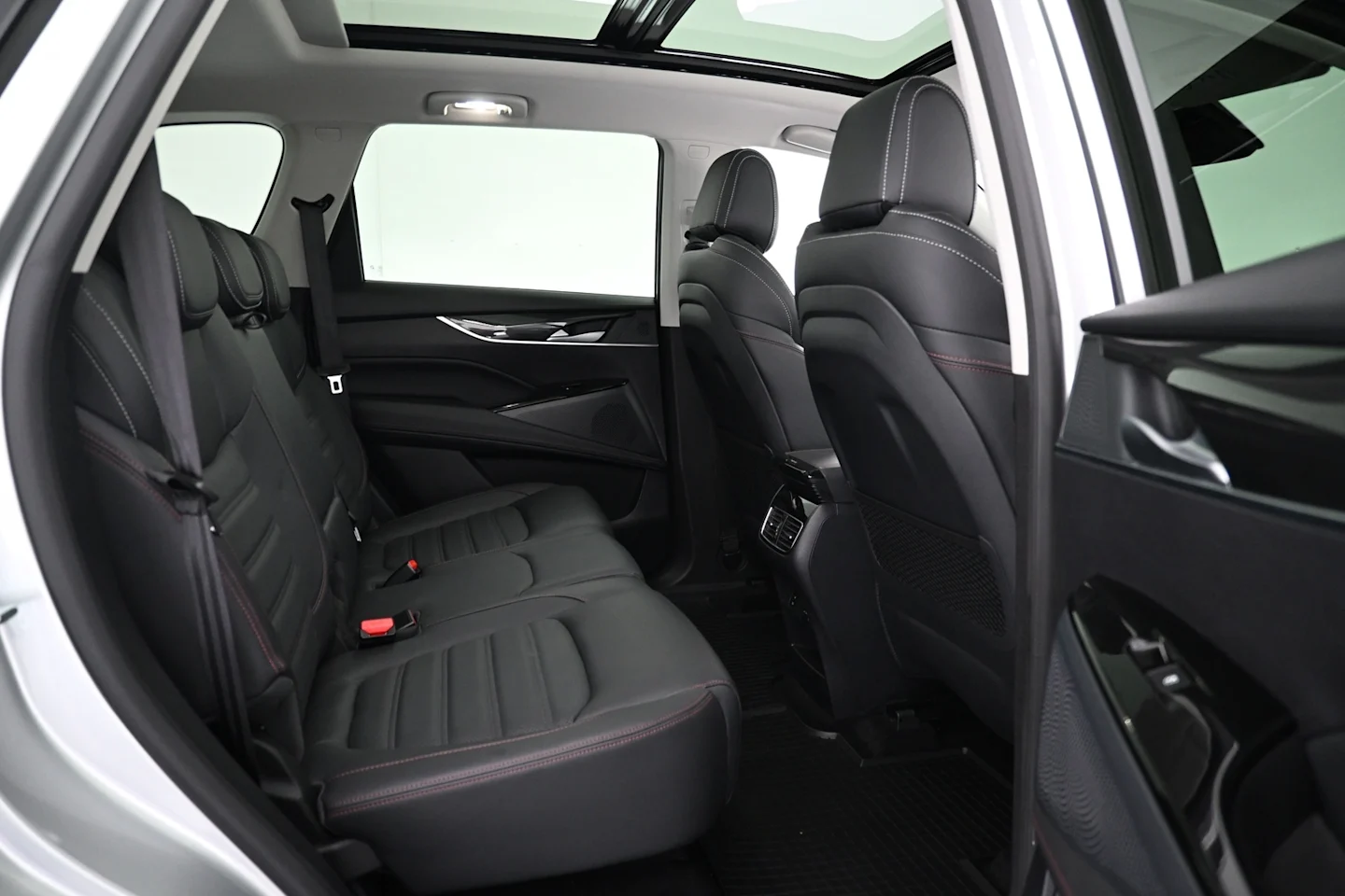 Car Image - 6XK3NVVQ3UneHgl9yrwk3