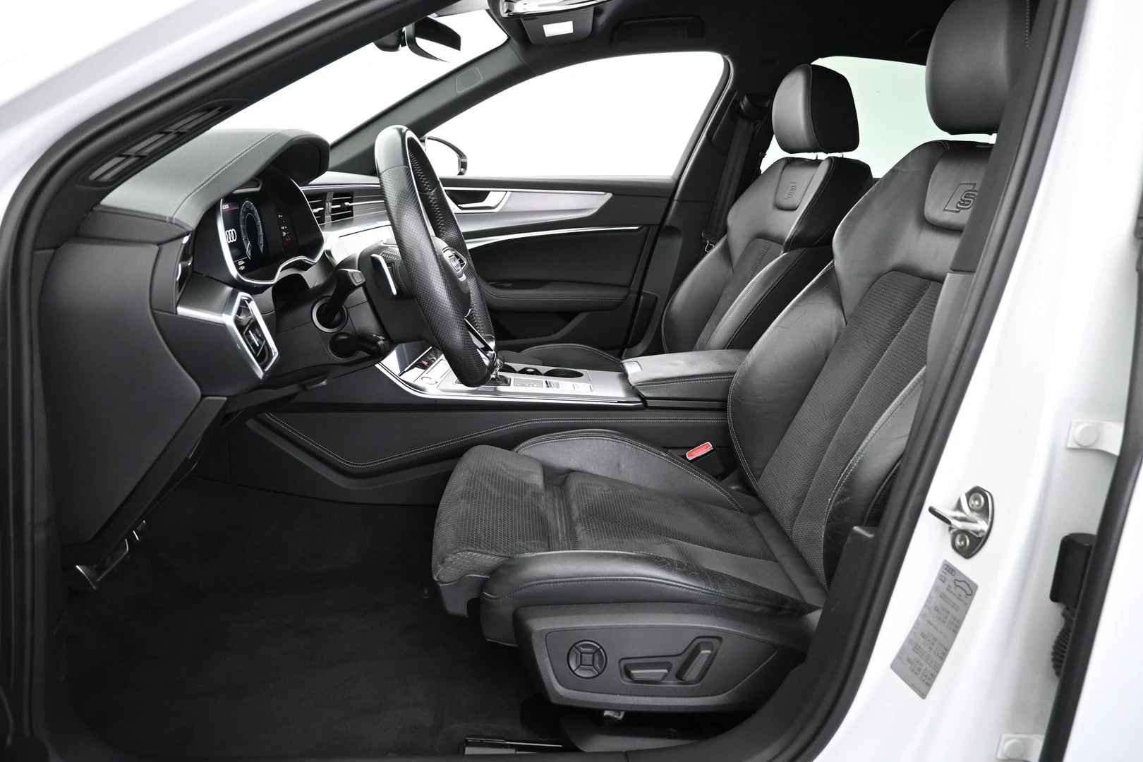Car Image - 6VCgpeYgHKSExE7eD1OApy