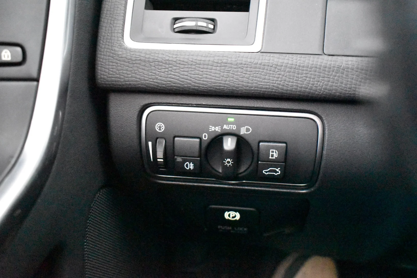 Car Image - 3ITpf6yDWynRYtDsob0IkG