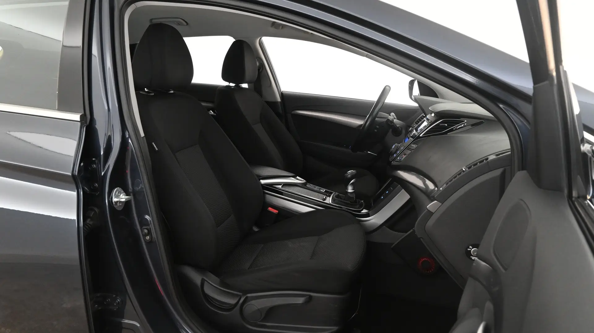 Car Image - 4jtwP0j0pJrJZrlOS2t3J