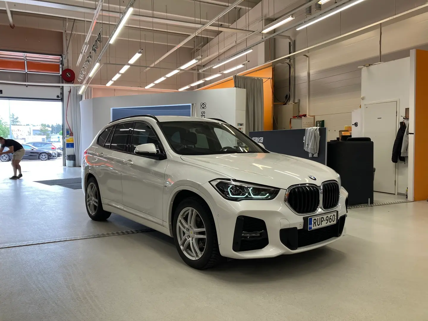 Car Image - 4s9v6Lw58wbQhU9aVJ6O60
