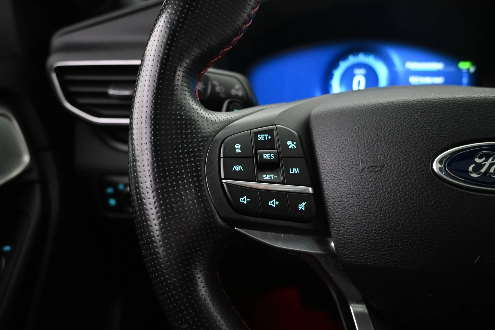 Car Image - 2CHpwiOdDip4zCiEL17fH7
