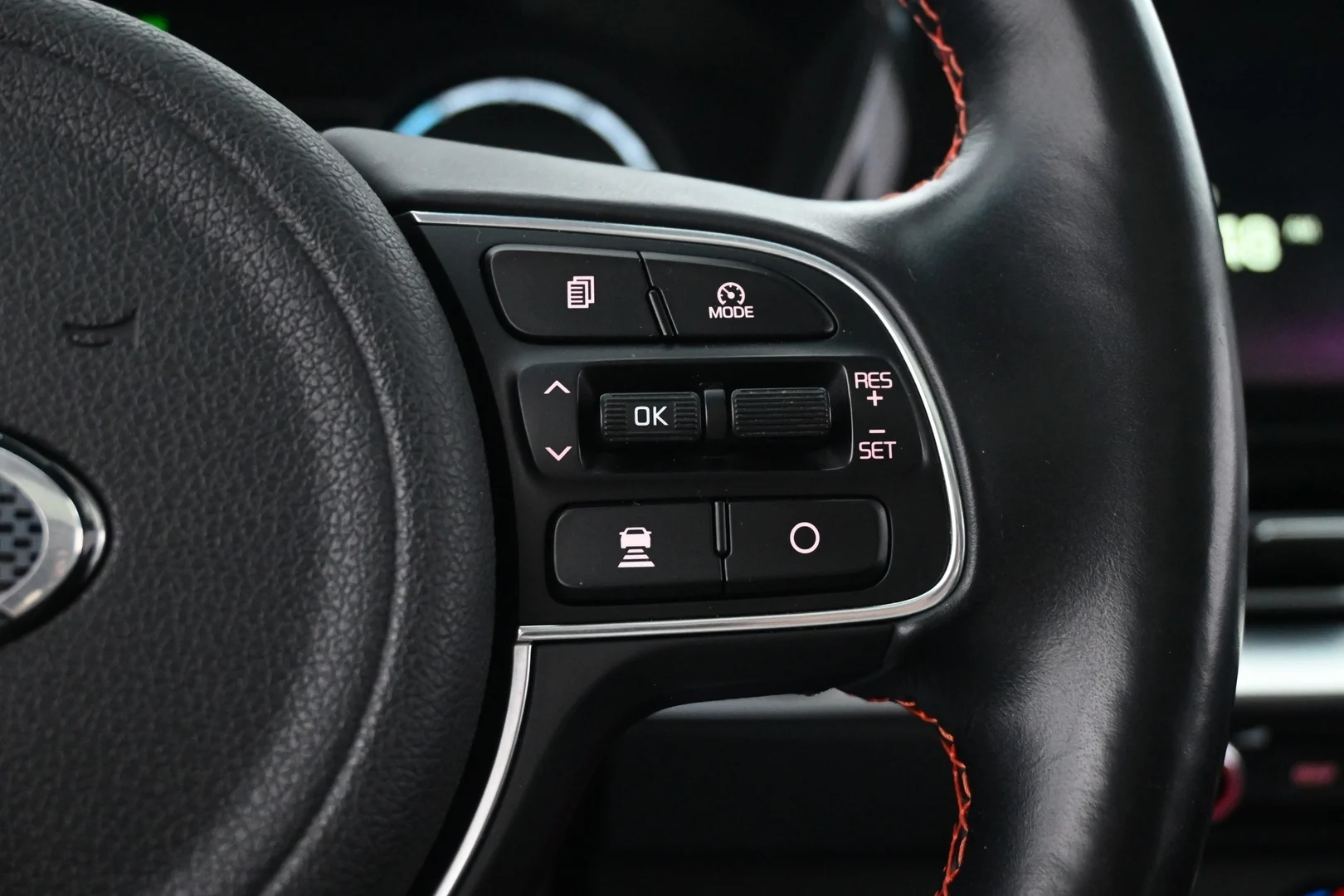 Car Image - 1Uaad4o6bjKxvJTGO0rbWy