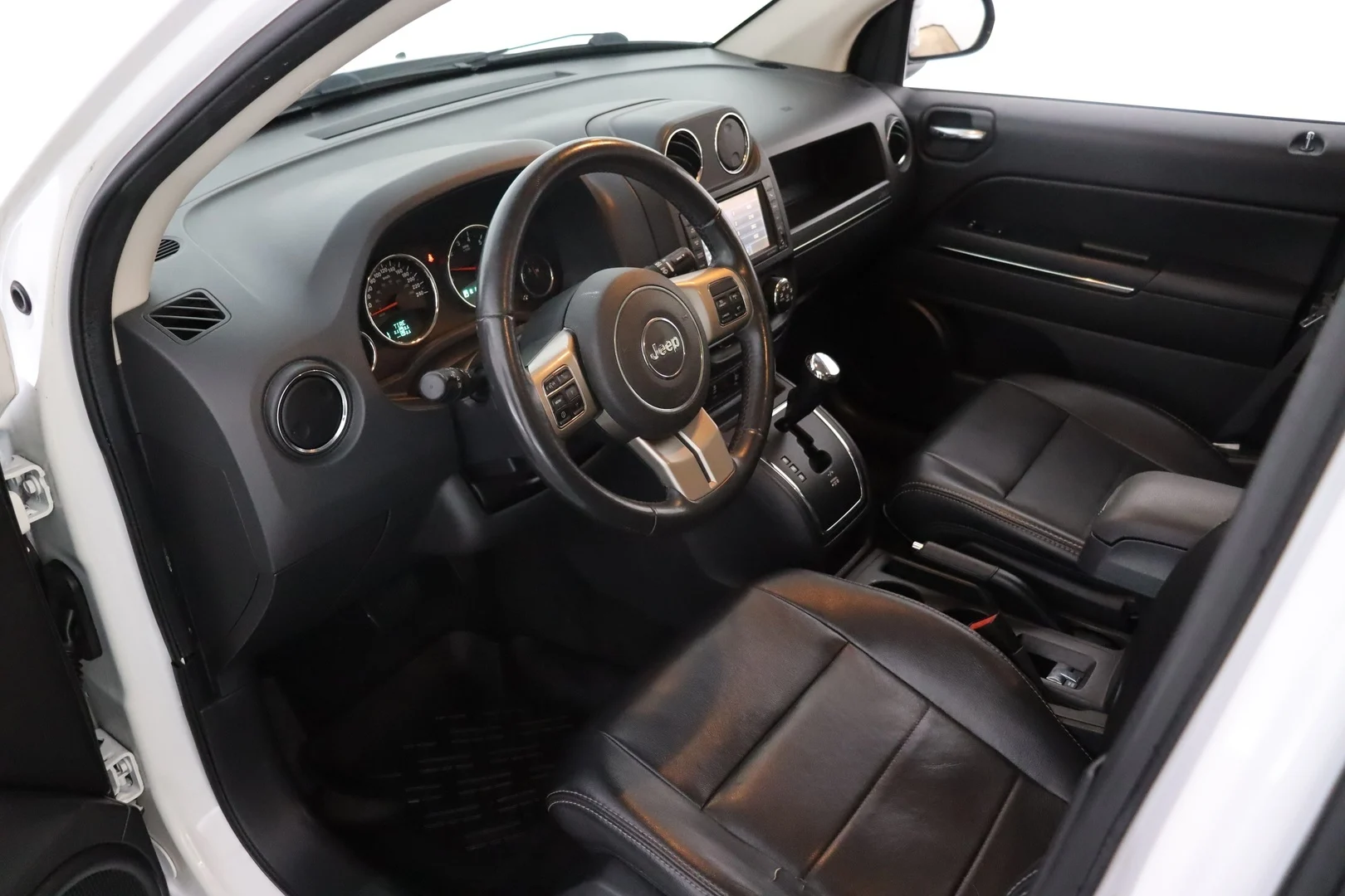 Car Image - 34R1sUvPAlIY73QcrsbPA8