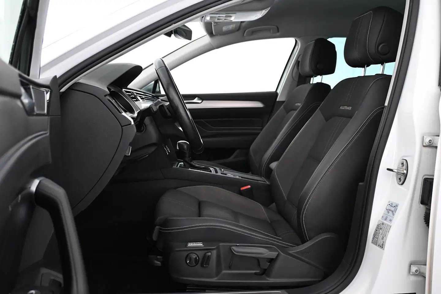 Car Image - 57kebgY0UalCNbUZE0aI9T
