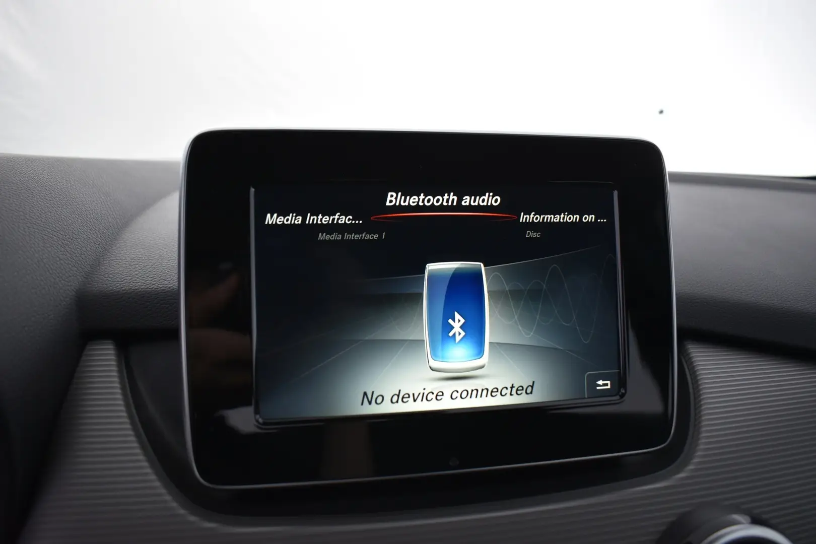 Car Image - GjT6VcPIJxzirGwUrGAic