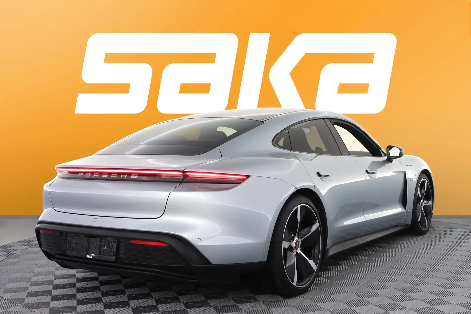 Car Image - 7E8xzHKbJWzuPzlSNqn8ad