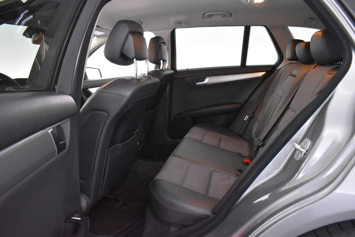 Car Image - 61AVuegj6SrhLw2VgjRfJQ