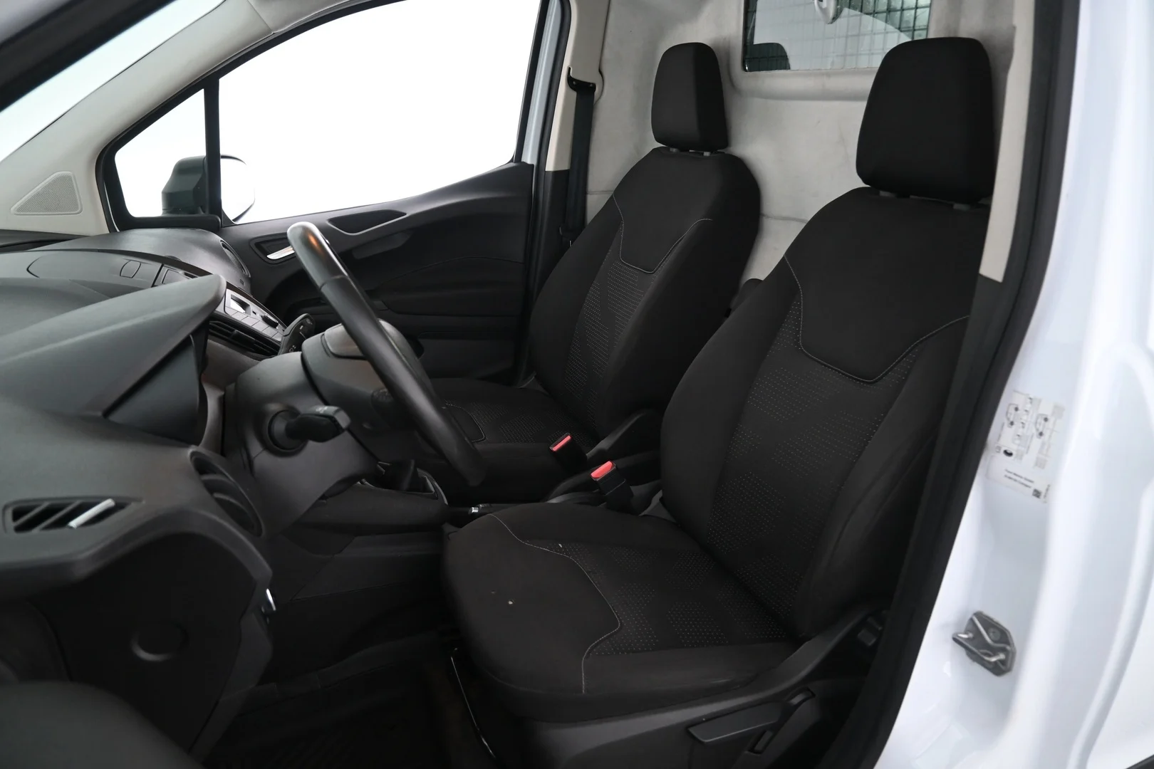 Car Image - 2ERbKniNz9Z9PMEGbarMbt