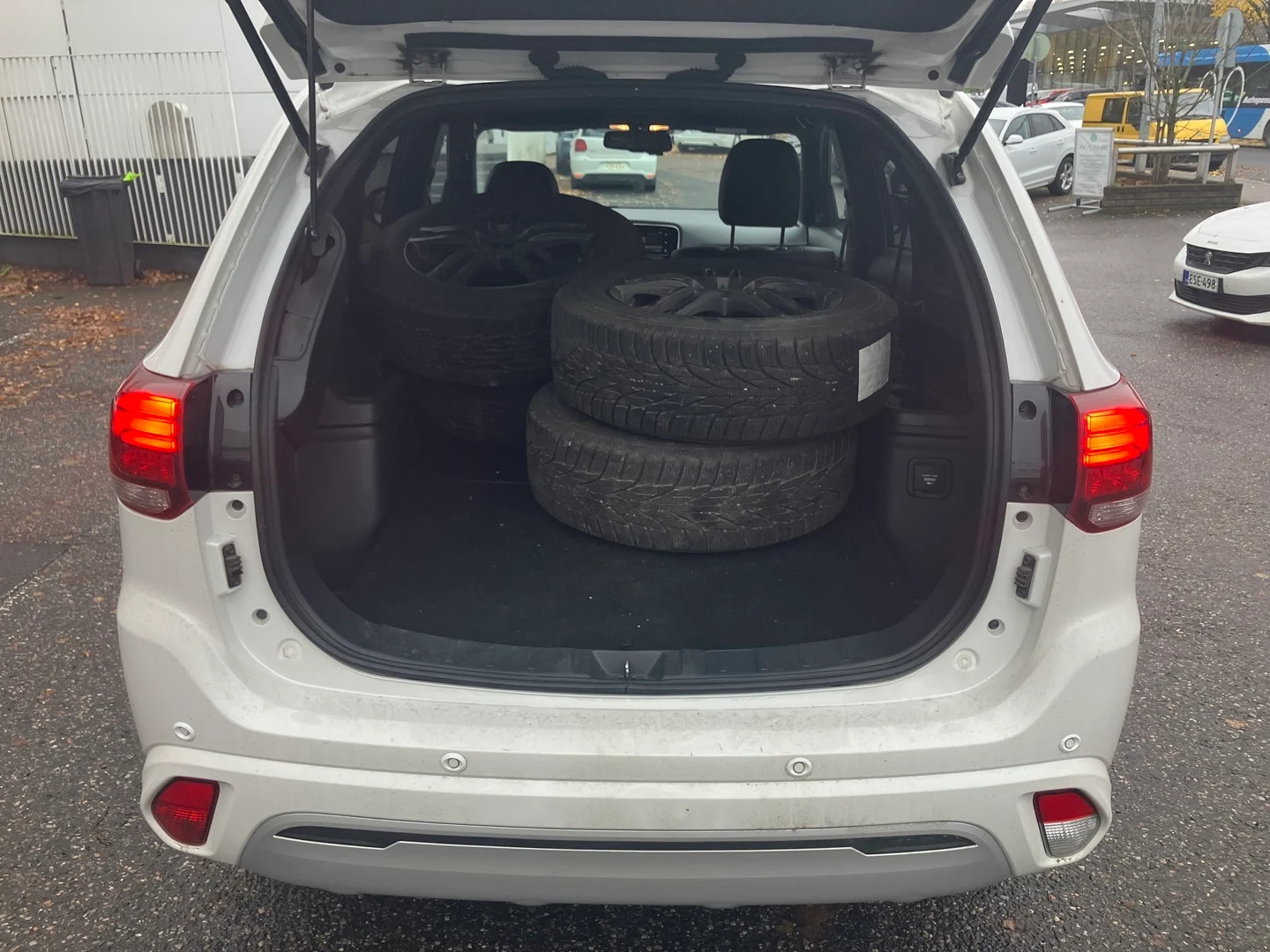 Car Image - 2XF8FYYudu54pZ3j9XJYOM