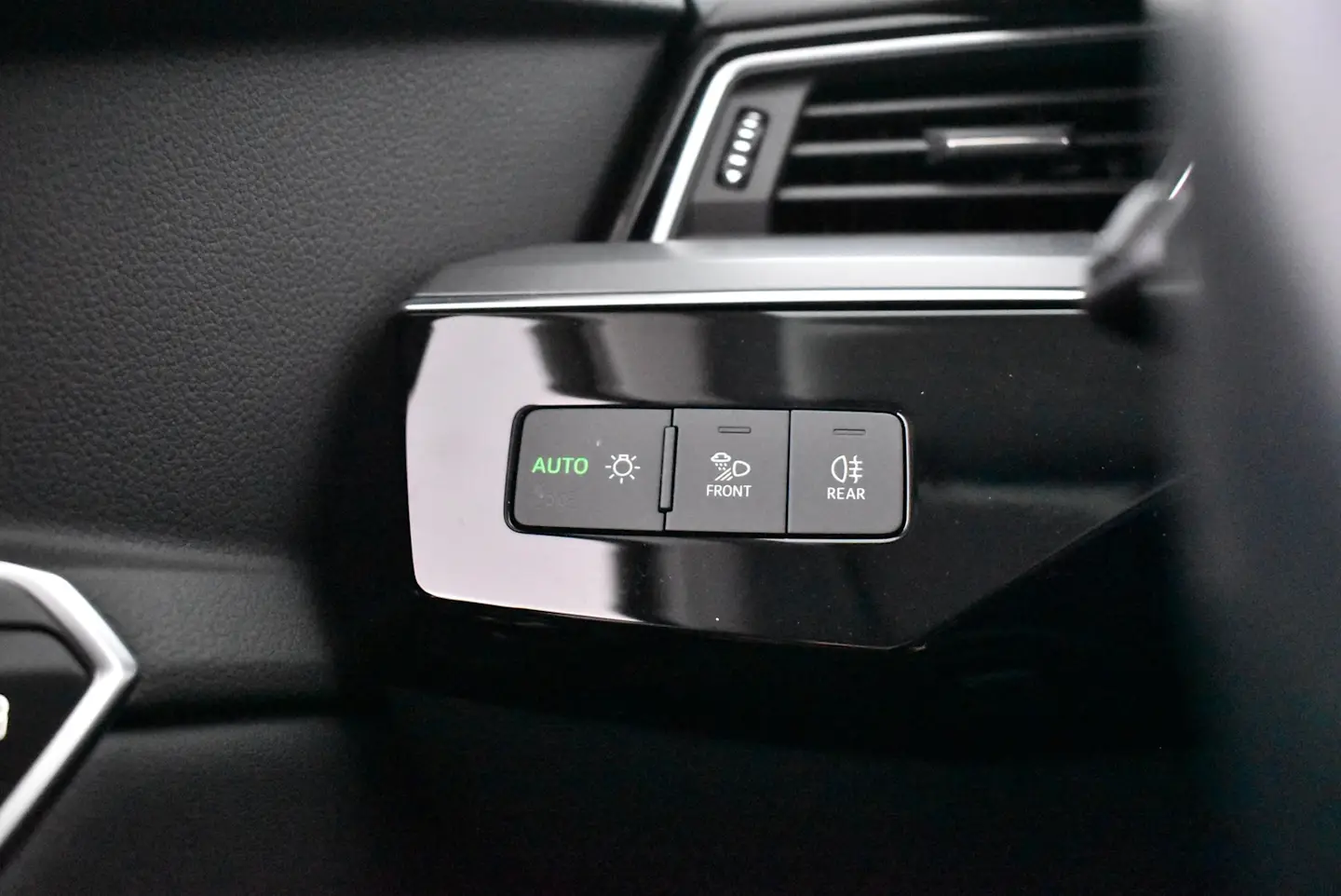 Car Image - 2Lp3WN3dlr0nvEcMC4sb4p