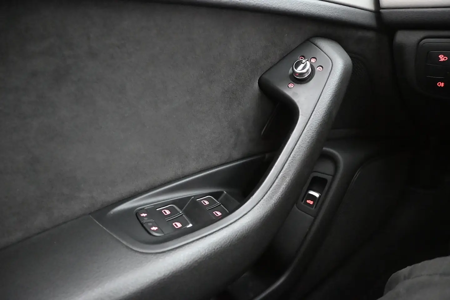 Car Image - 6iL0KETZZPbai0Wgnax1vC