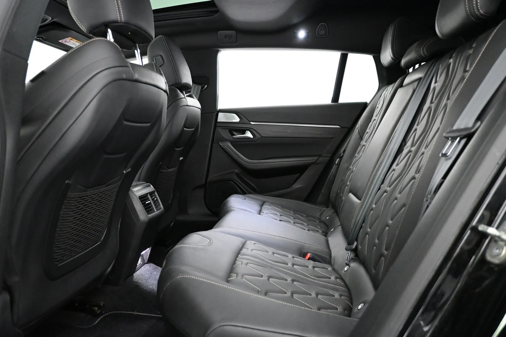 Car Image - 6yn69QwIVBZNQzr3Ewh0hU