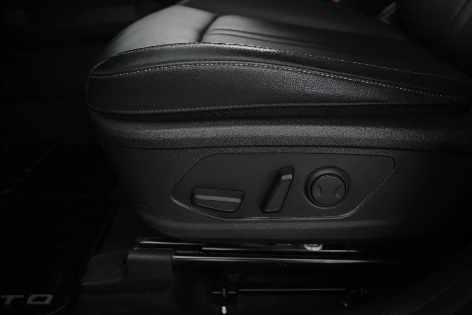 Car Image - 5x7nF3KvHIxebvS5cLOtcZ