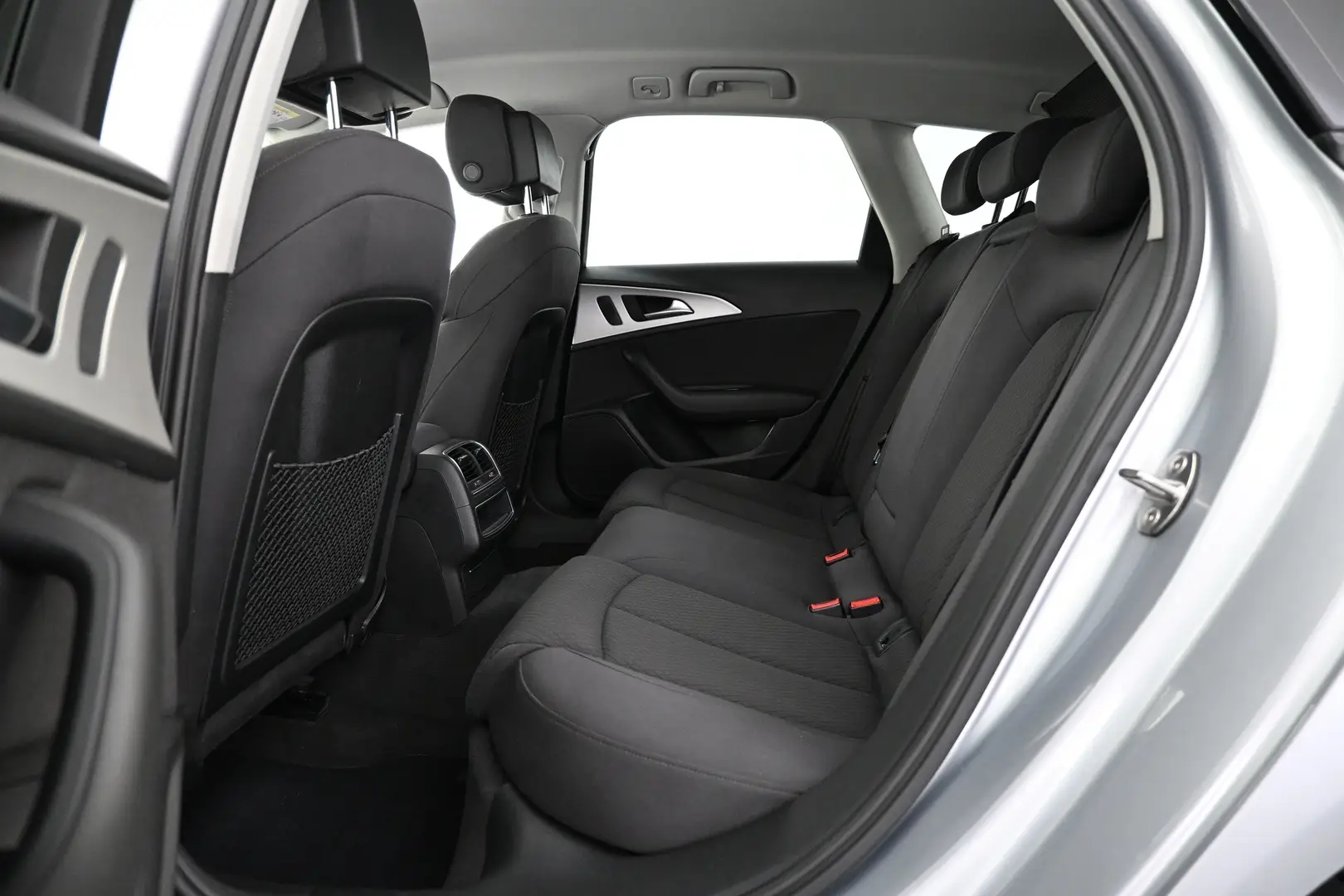 Car Image - 3EiiYGUp6XvJDncb9sjRMa