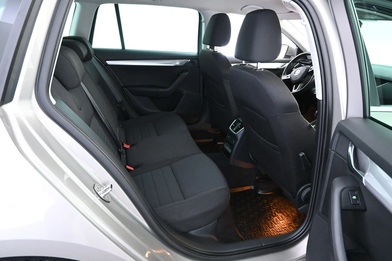 Car Image - 6Zwv4Bhb5HFgwTf6CiTcax