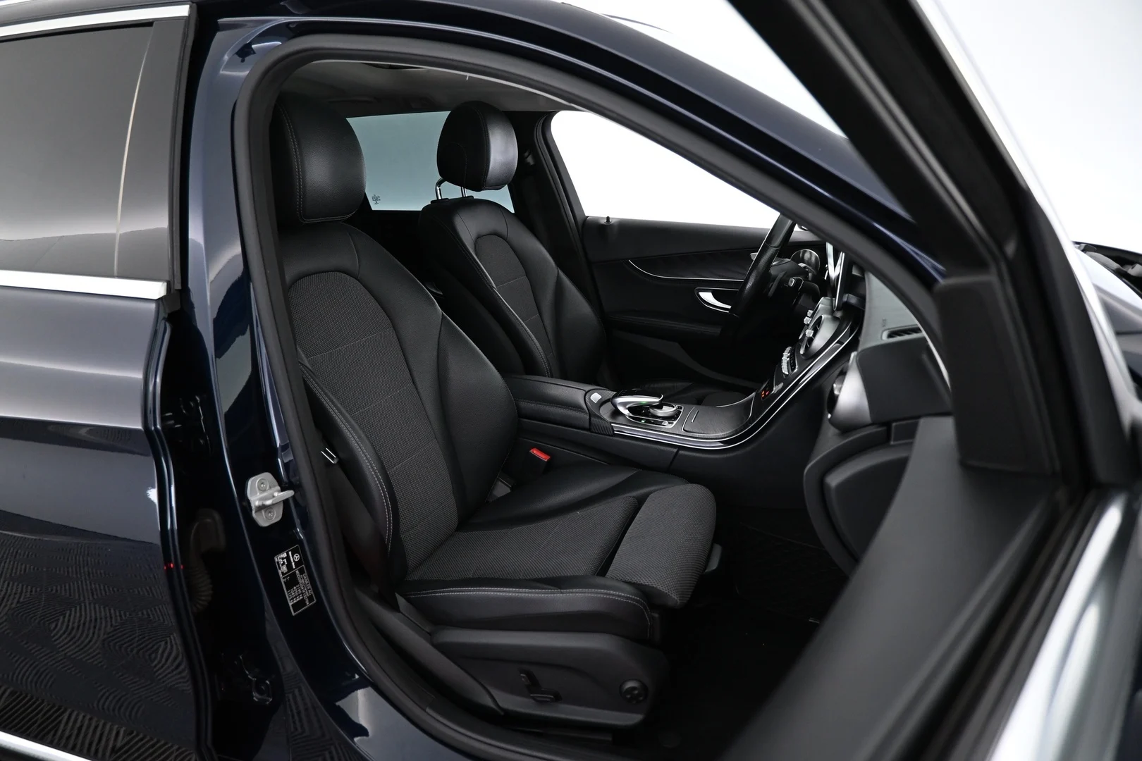 Car Image - 2kEhJ5WQv4aHlnbVle5uL4