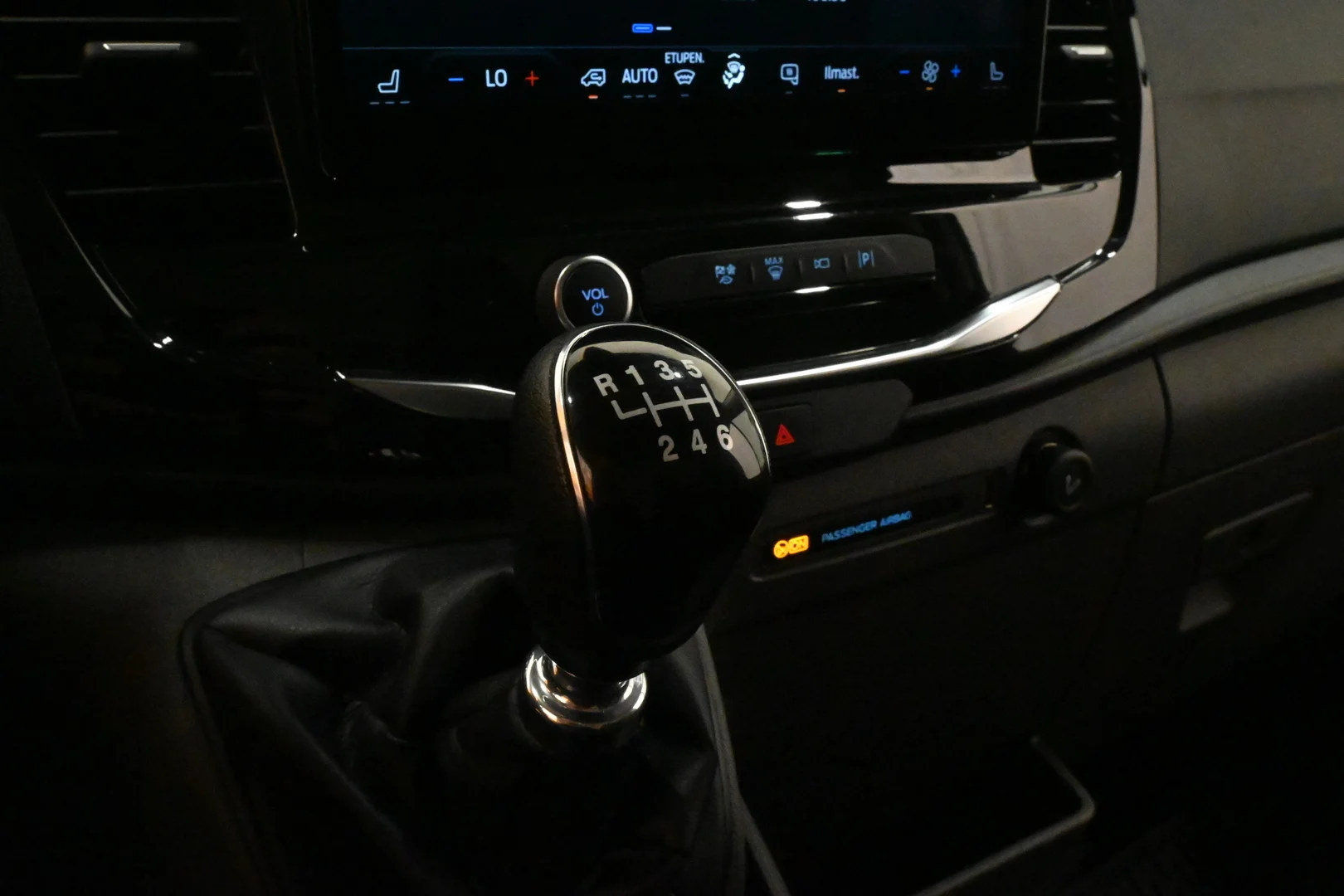 Car Image - 64TbviwXQoasaGftPYRxAo