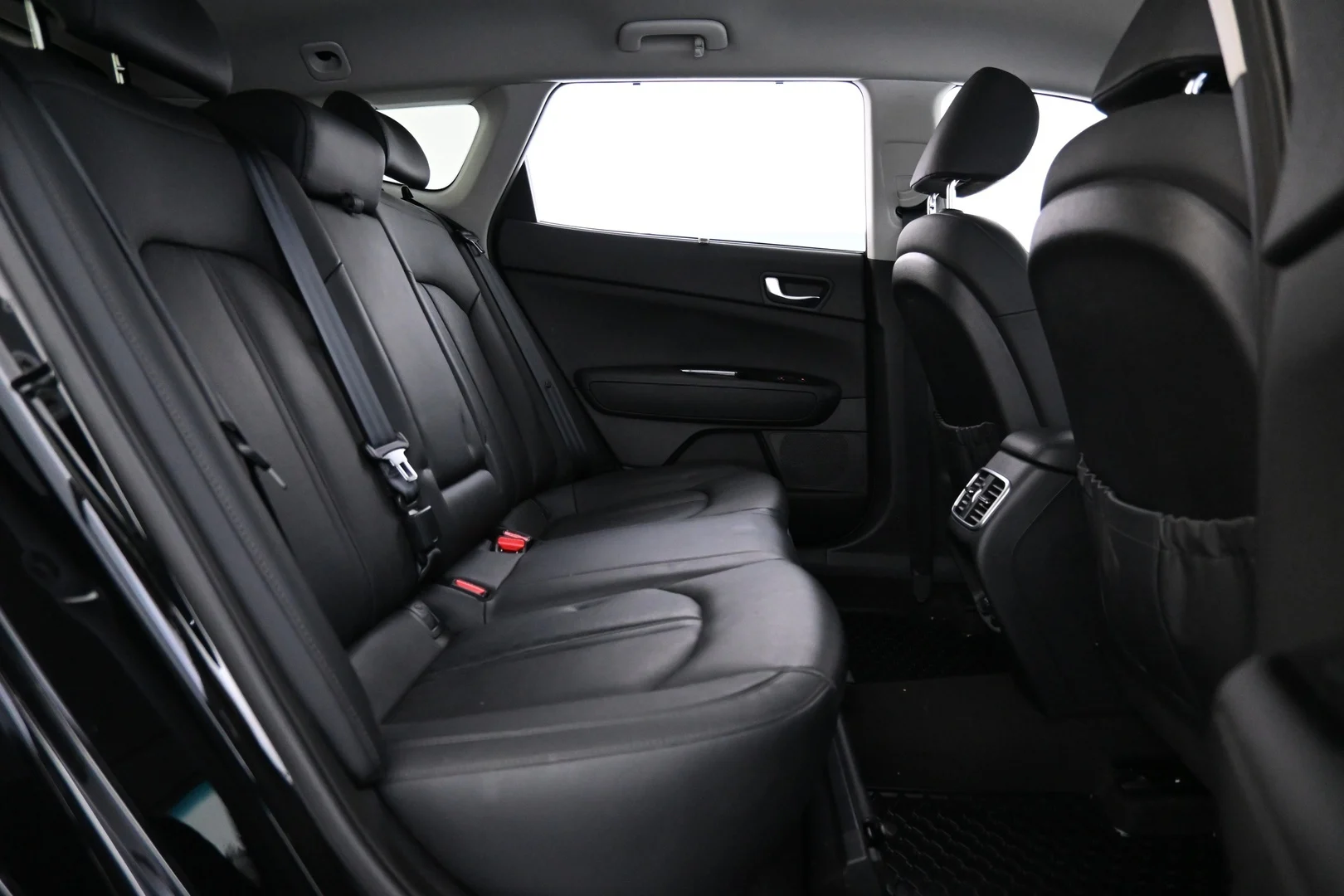 Car Image - 3l7inFYnBxWr6Zrb68f9nf