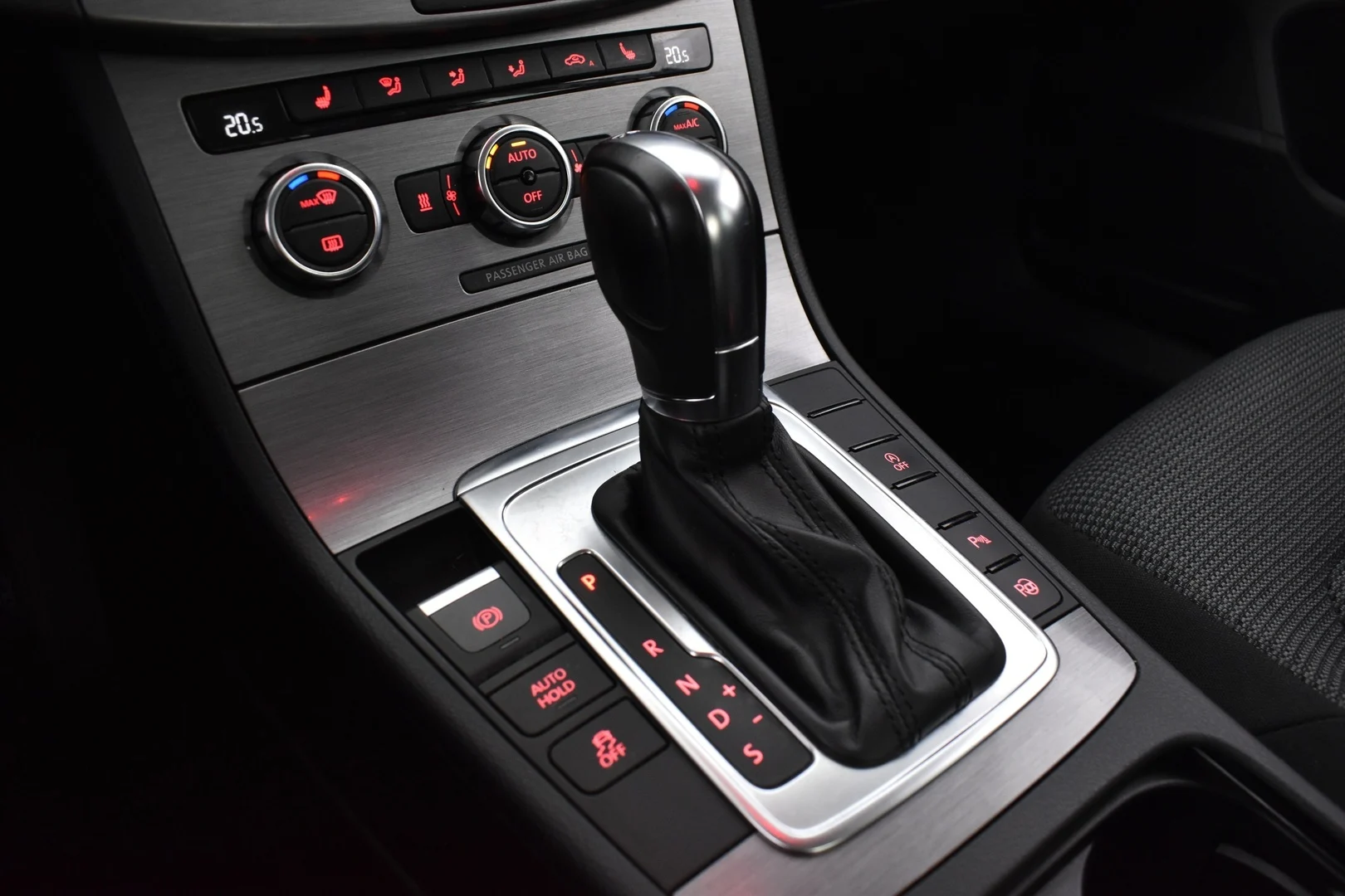 Car Image - 6O05LrKUUIFE8aZ01B2iI9