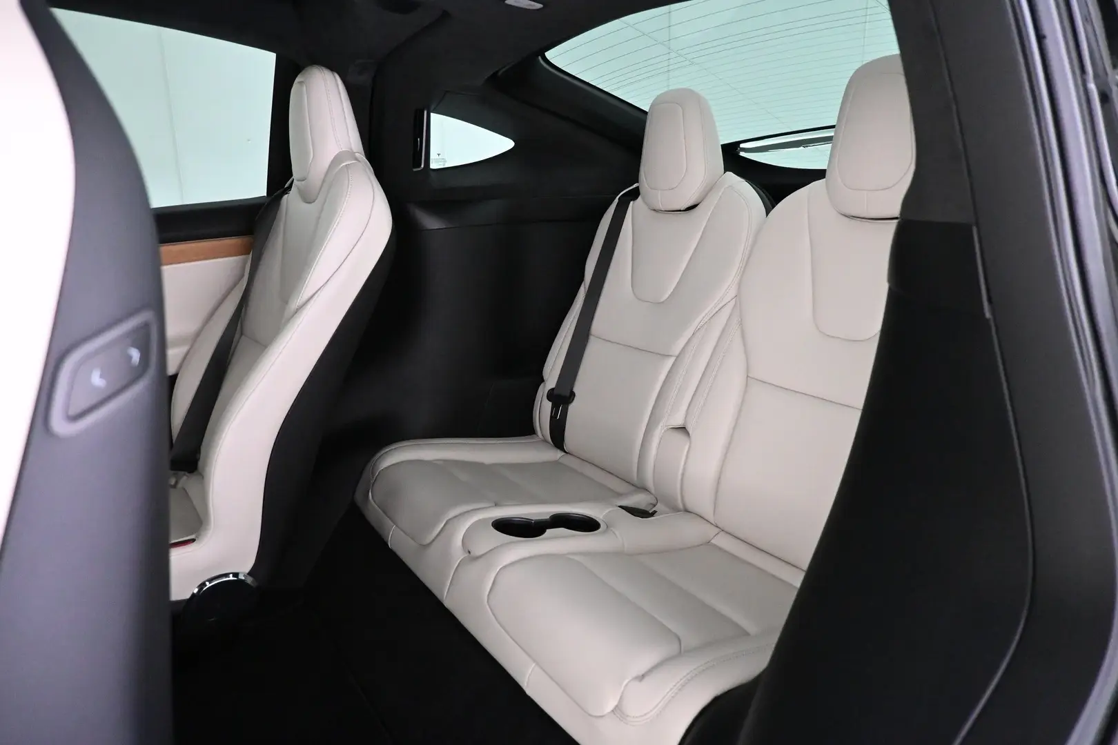 Car Image - 5xEWyQzokrz1wXpsICXpXR