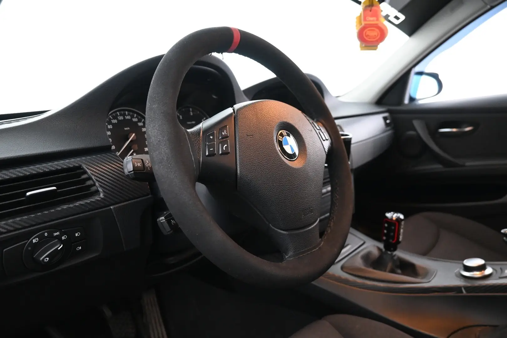 Car Image - 2wJncvDVQa2poMAsxPS73d