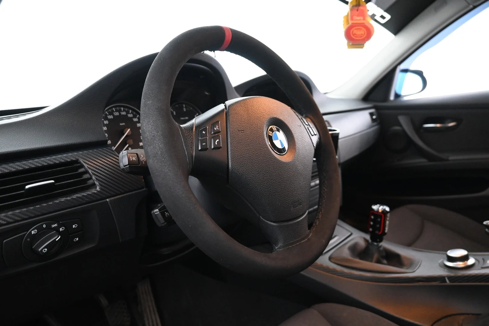 Car Image - 2wJncvDVQa2poMAsxPS73d