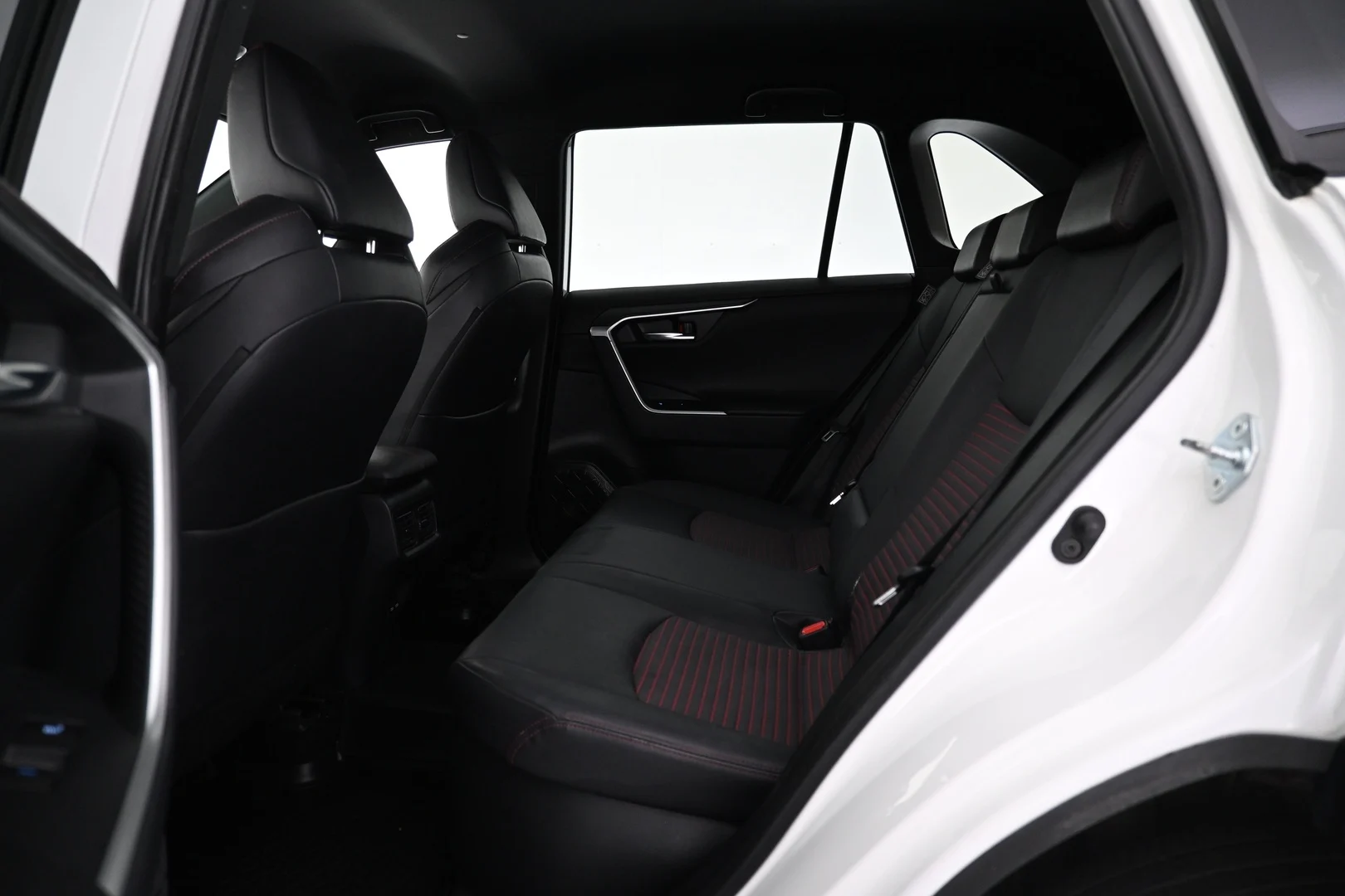 Car Image - 6XGfNjP38kYhVYduEGrIUu
