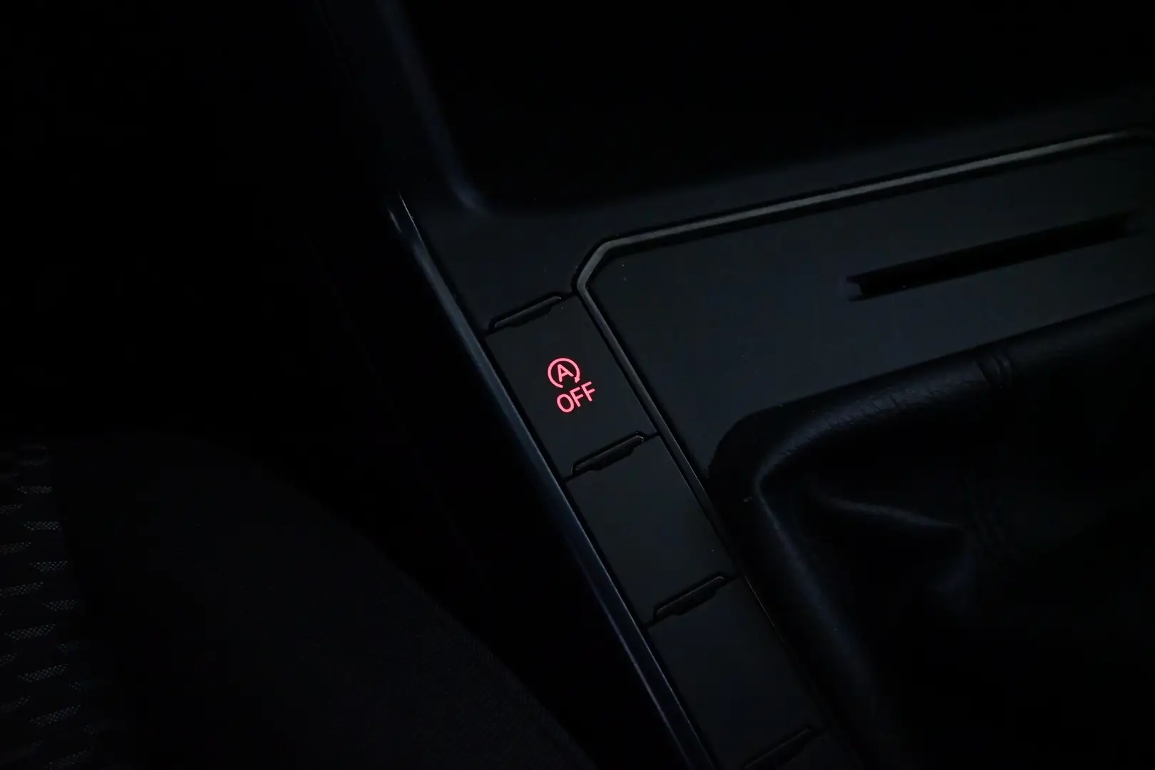 Car Image - 7lINzQMIFpDr0BjvZFV4lR