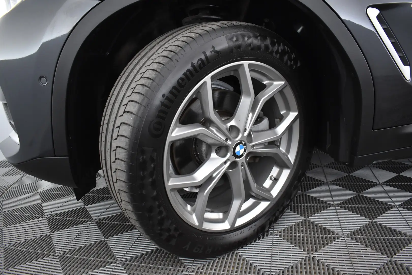 Car Image - 4dNVP0rMG39q8JESkqjCt4