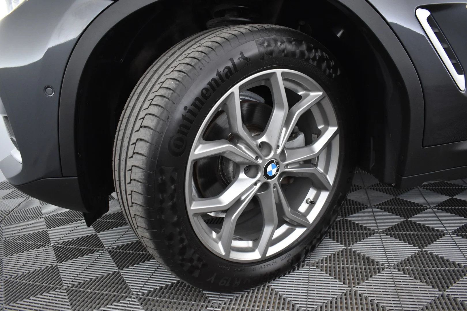 Car Image - 4dNVP0rMG39q8JESkqjCt4