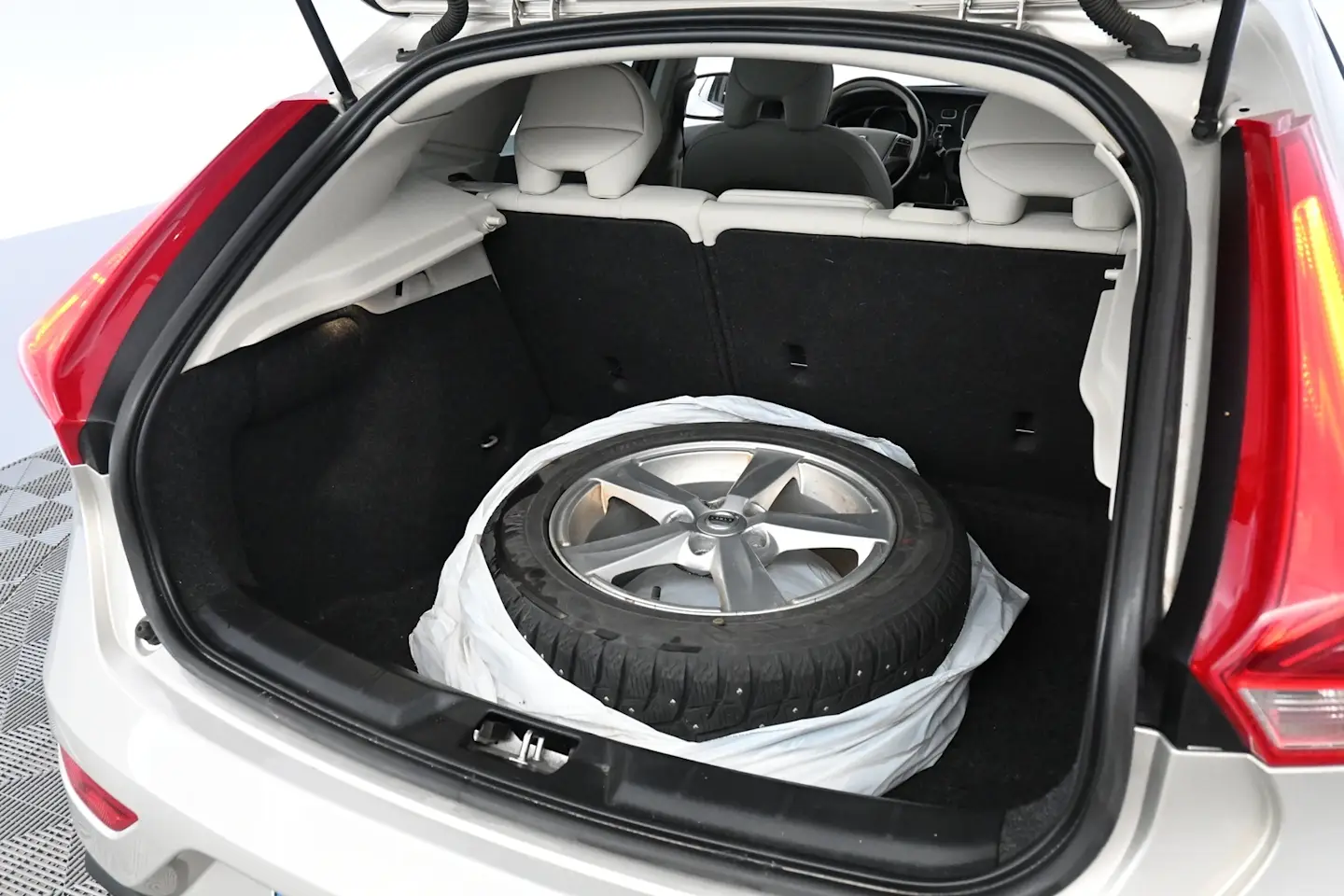 Car Image - 4ubUxjz9B5bBrzK9IrC1Af