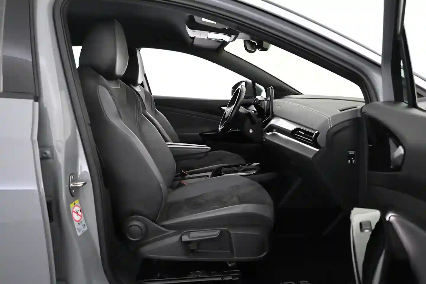 Car Image - 7vYQKWXaJ8BXrhEBtIm3w6