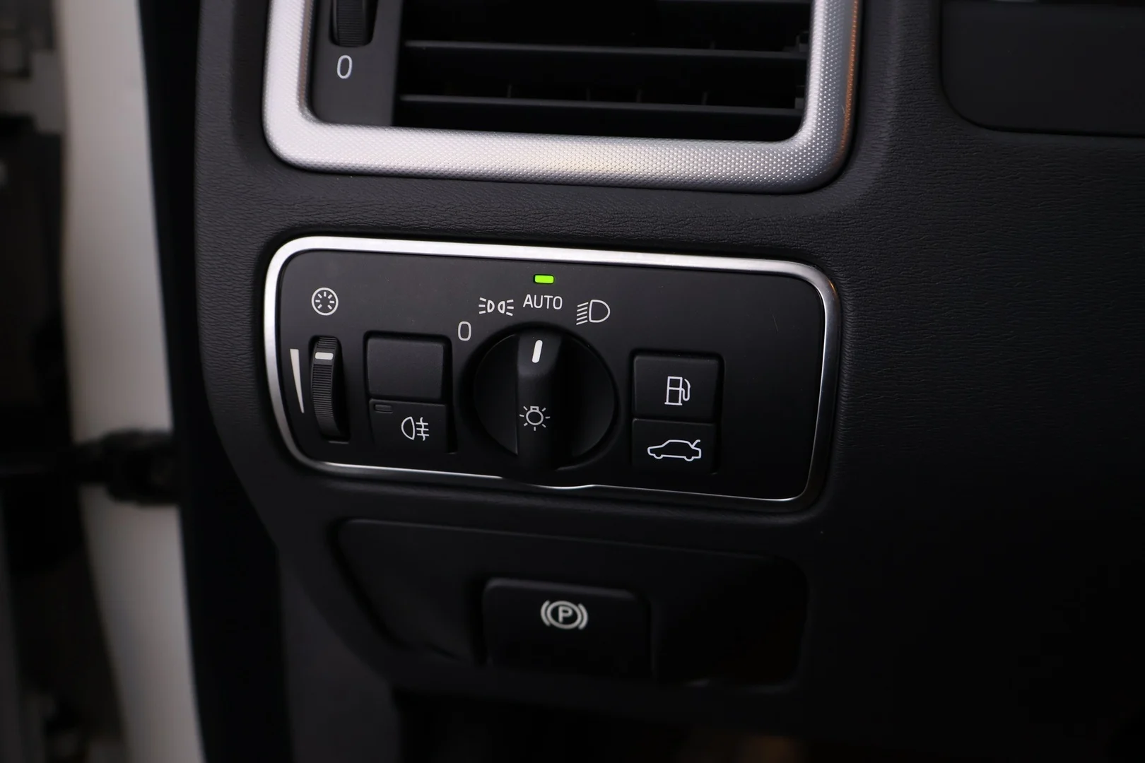 Car Image - 7yW5RNmZXe7bPM9hLv69xx