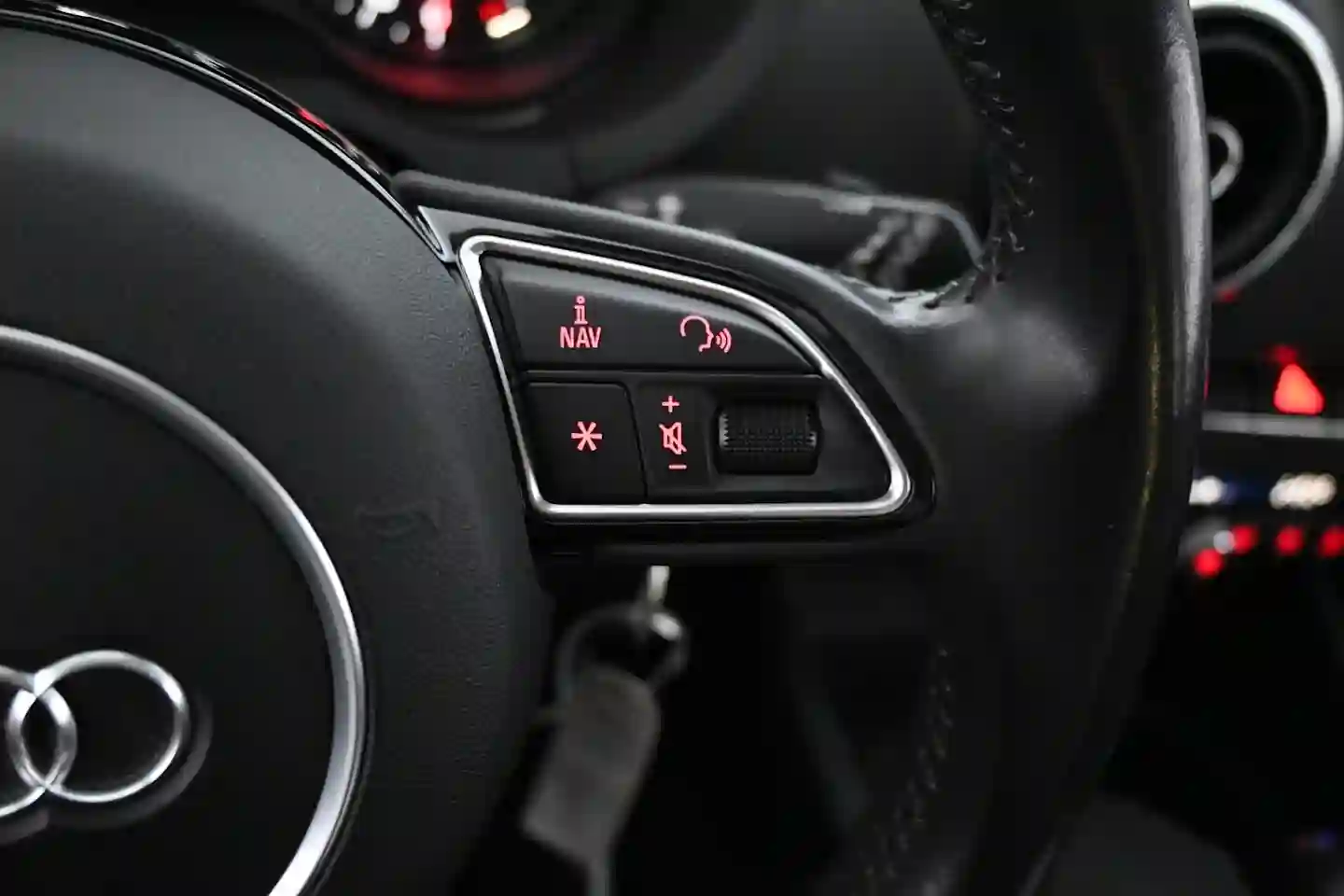 Car Image - 3V7yQg04JahpblBfgHqd2J