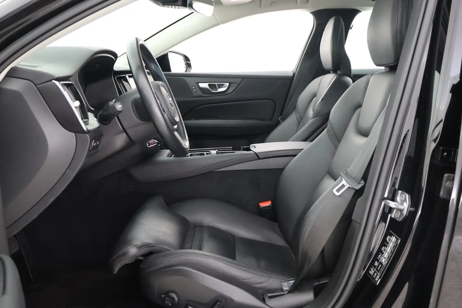 Car Image - 7LA0b1P9LTHyRHp7lqqipq