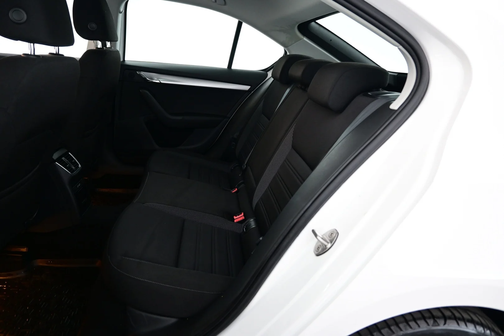 Car Image - 2TiAgTzN0iE7coldaZcwPu