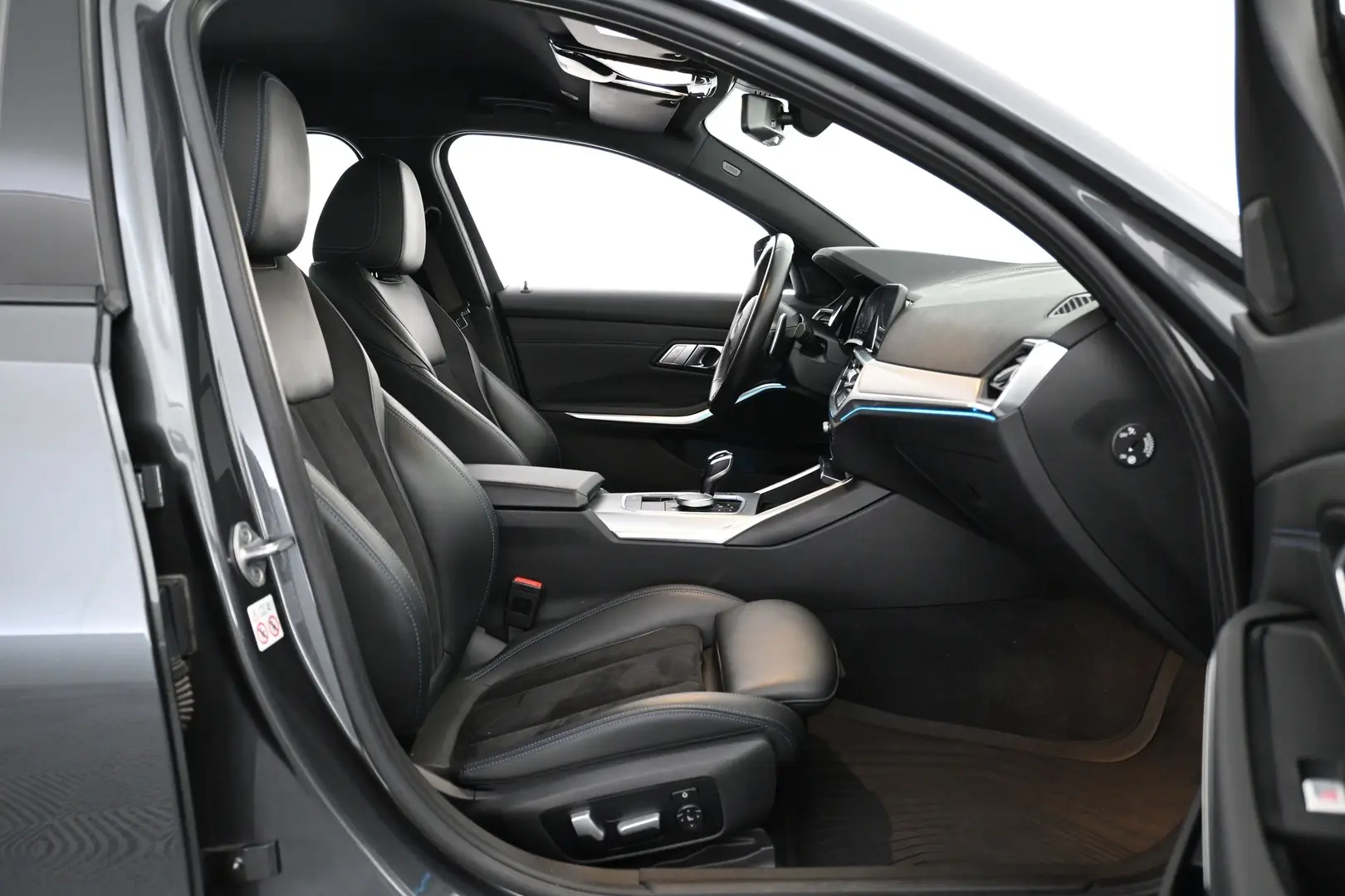 Car Image - 20VFwaiMmvD3LiscKKuCHJ