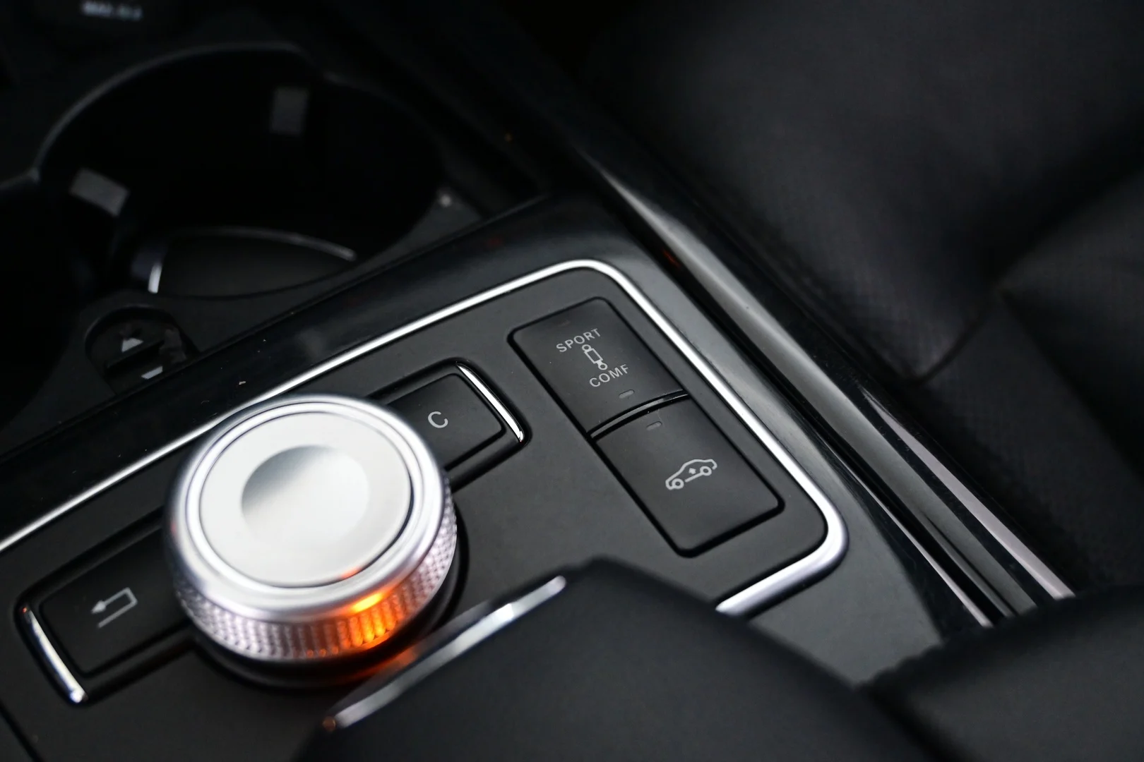 Car Image - 2kRhSF7kMpCxYnHbmlxsSA
