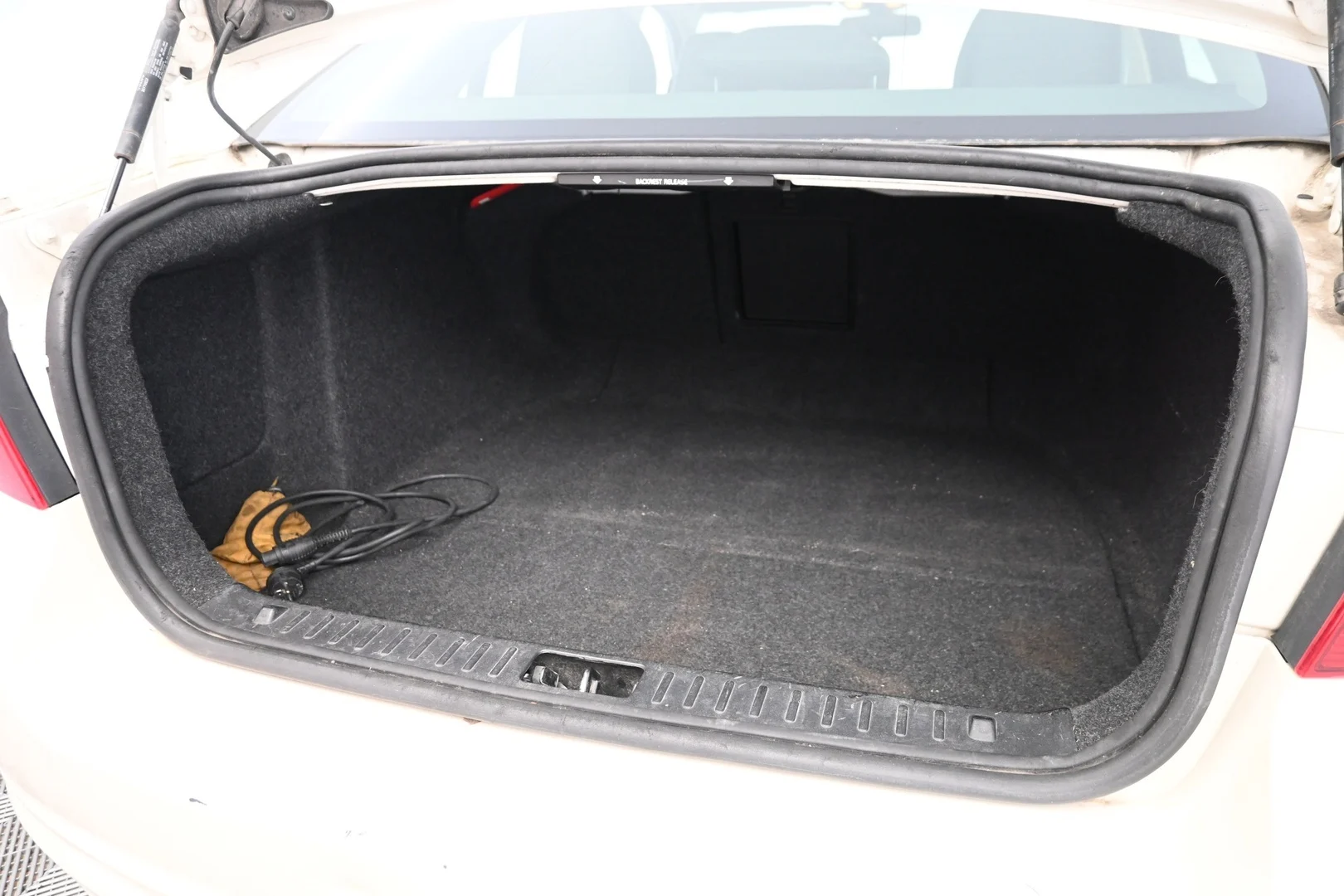 Car Image - LiDQpKFC4MZYPhlnB24Lu