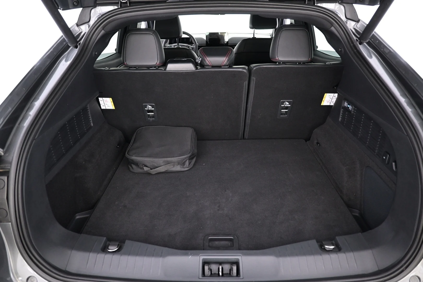 Car Image - eDfwDZQwS4RliEIbbpd5U