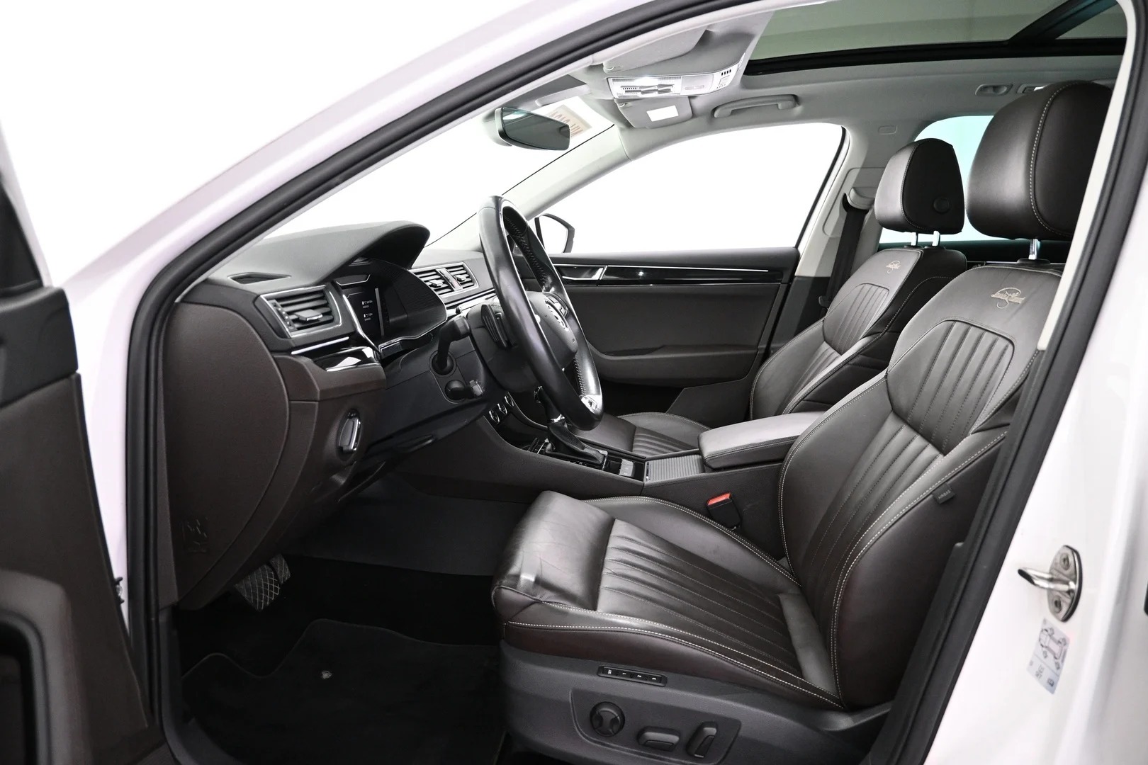 Car Image - 3H7KBtJ1PhV3YfQ1iLJQZu