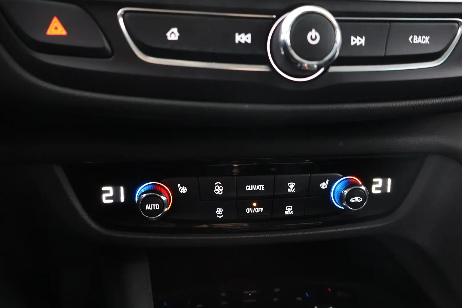Car Image - 7jG3em0Dm8CXcHsRyp4amz