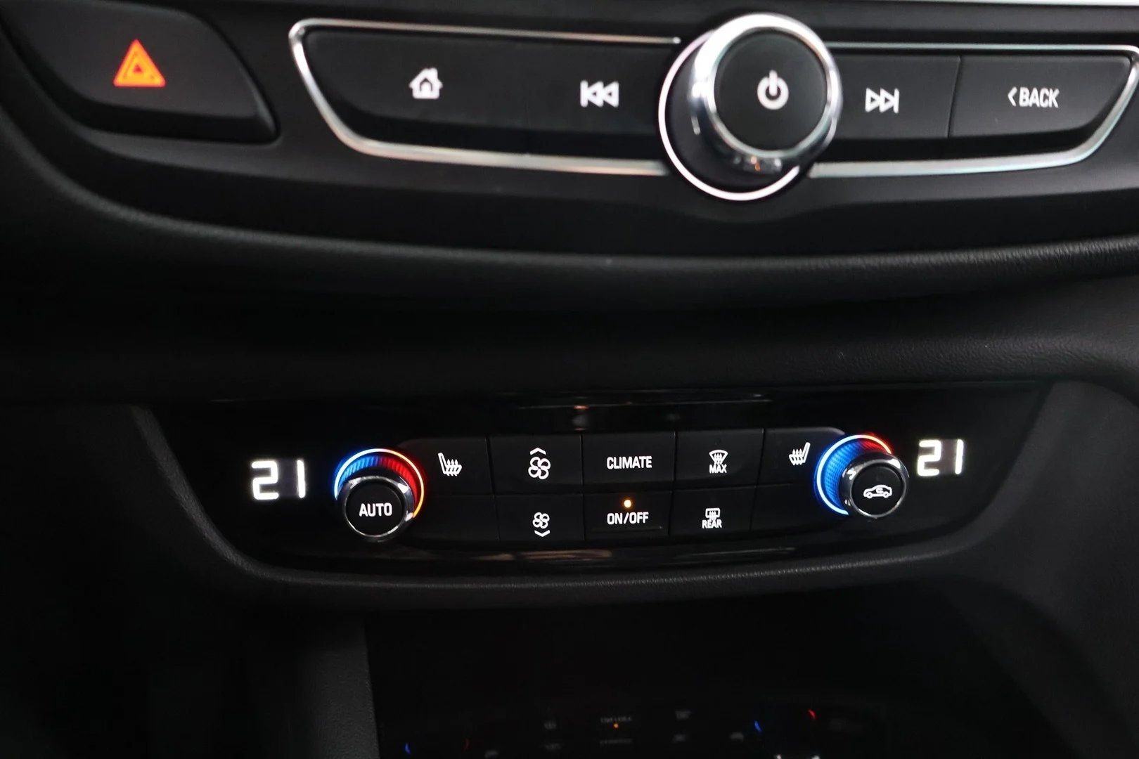 Car Image - 7jG3em0Dm8CXcHsRyp4amz