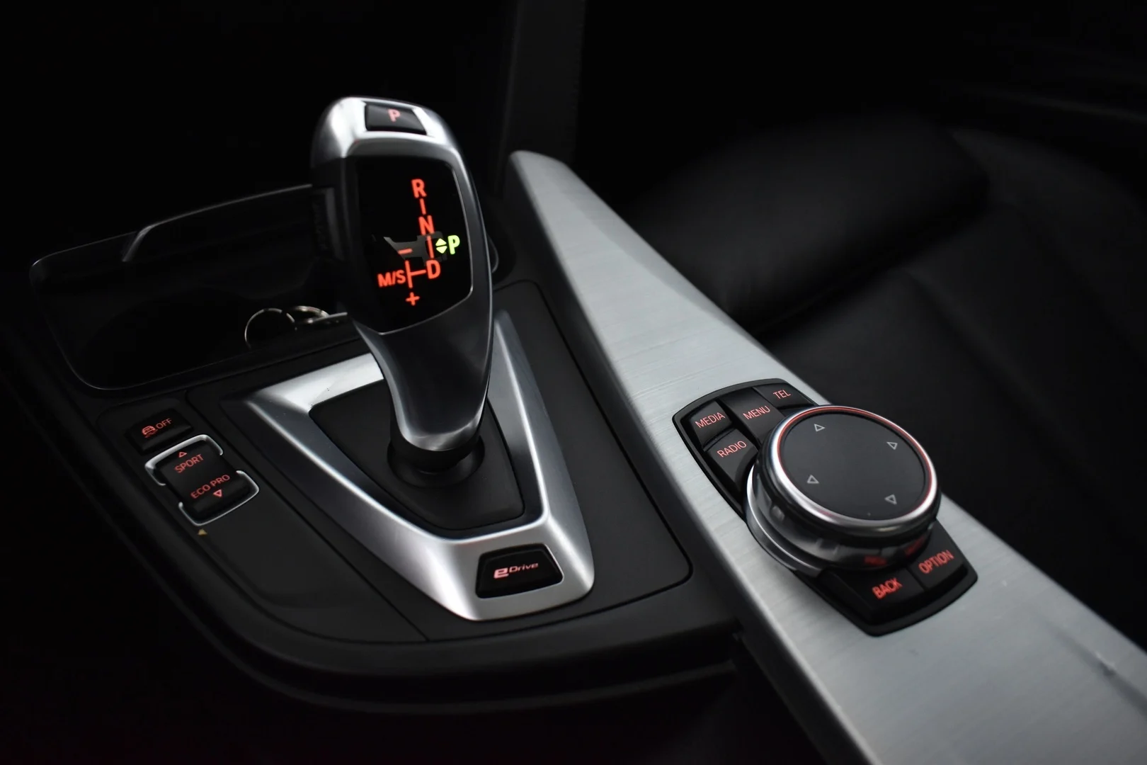 Car Image - 5TT6QbM6mIShtSFeP7IjMS