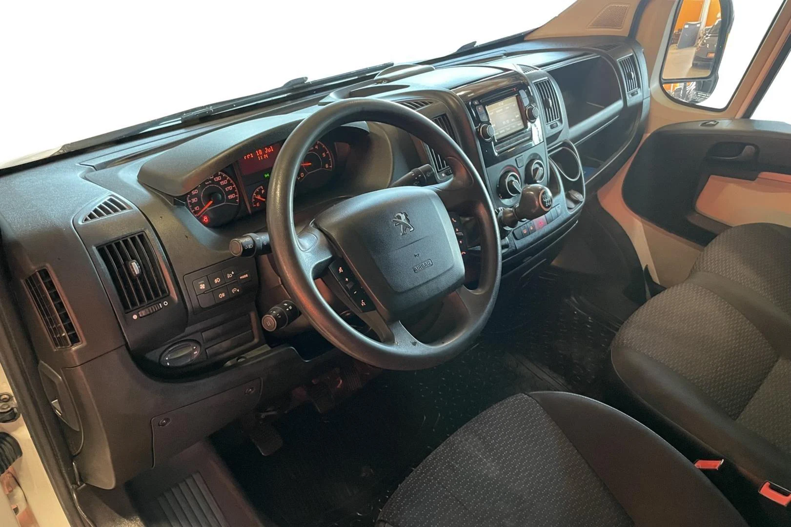 Car Image - 70javYptdroM6Nf5OyHV8e