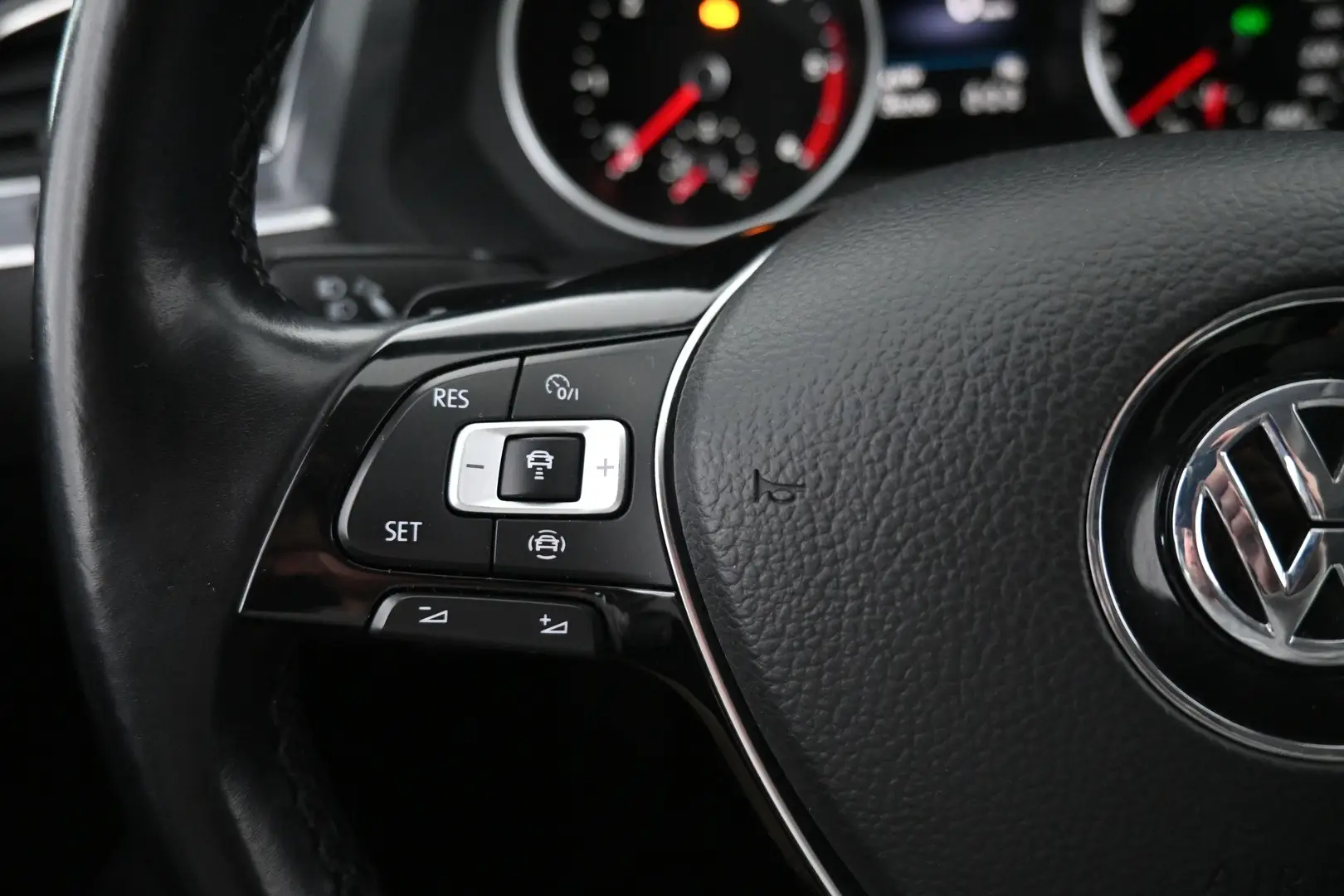 Car Image - 2Lo66UZKFpDlumonoHXi0G