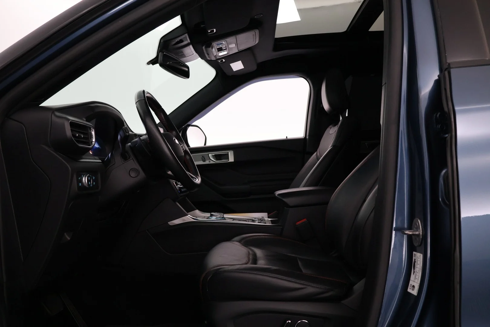 Car Image - 2N0aEYvPd9XzJdB6fg3dpp